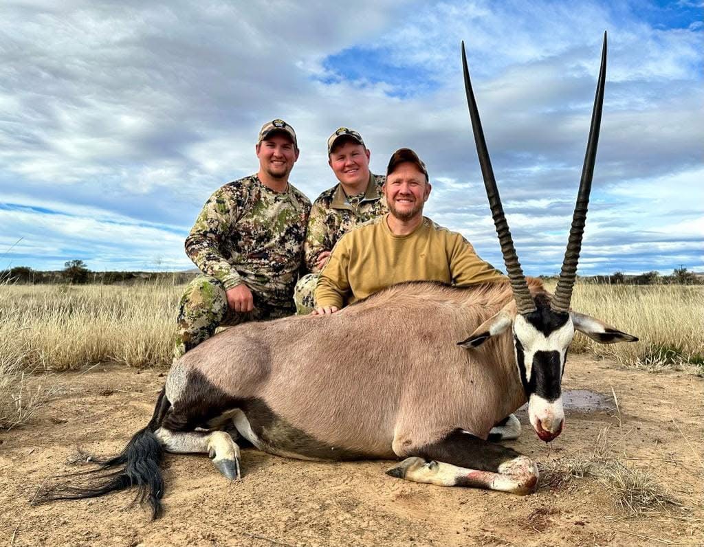 gemsbok trophy hunt at ekhaya safaris